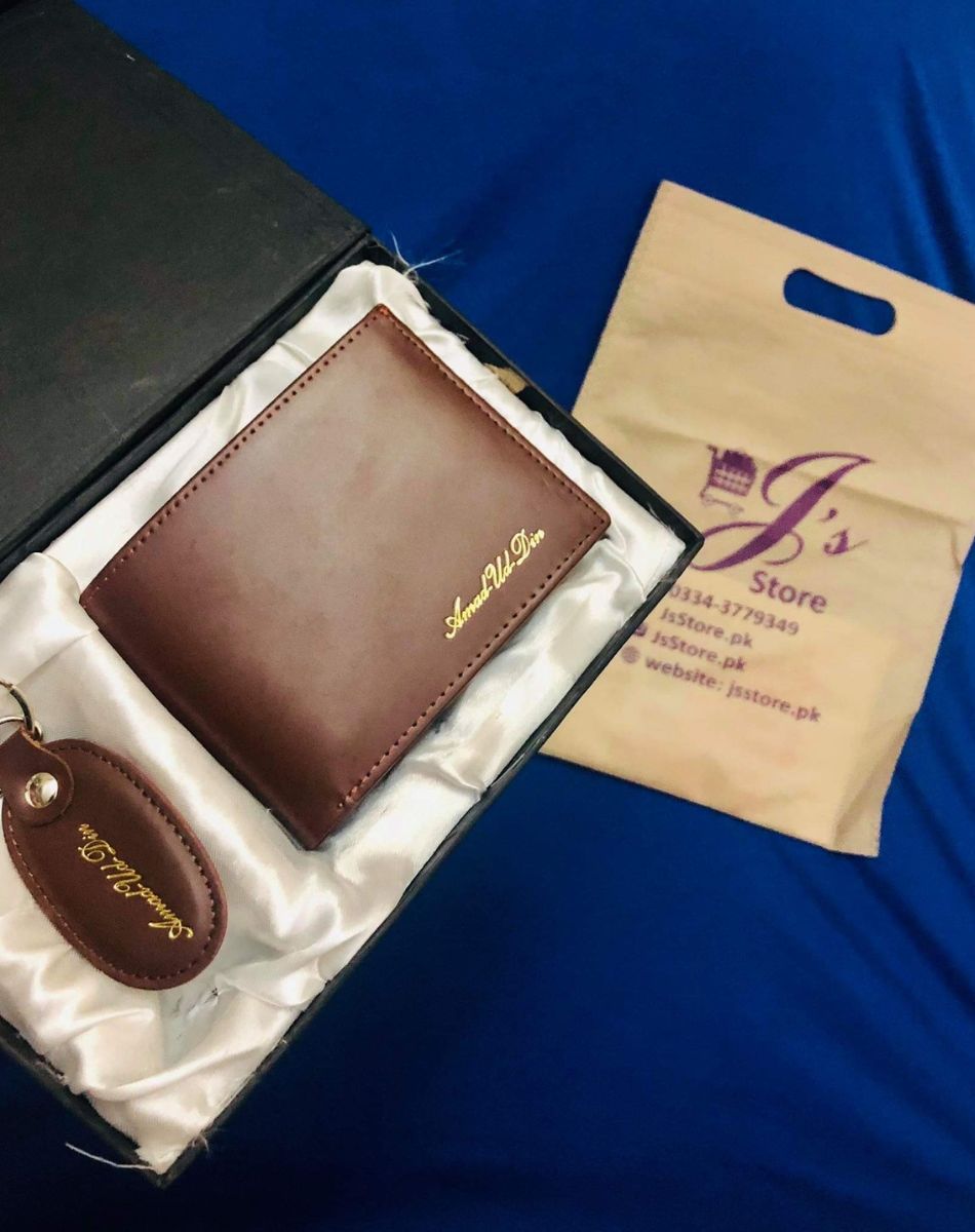 Personalized Leather Wallet & Keychain Gift Set – Engraved with Name in Golden Color