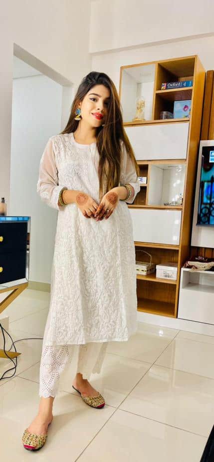 white chikan dress design Traditional White Chikankari Suit for Pakistani Eid Dress