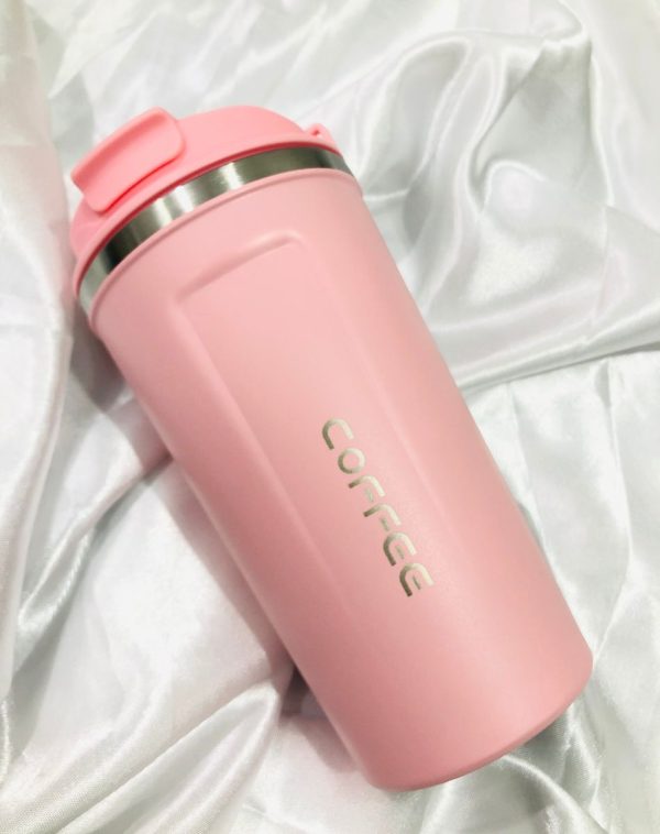 Temperature Indicating Thermal Coffee Mug For Her, a pink coffee tumbler with temperature indicating technology, perfect for coffee lovers. Ideal Valentine's Day gift for women who love style and practicality. Comfortable grip and ergonomic design.