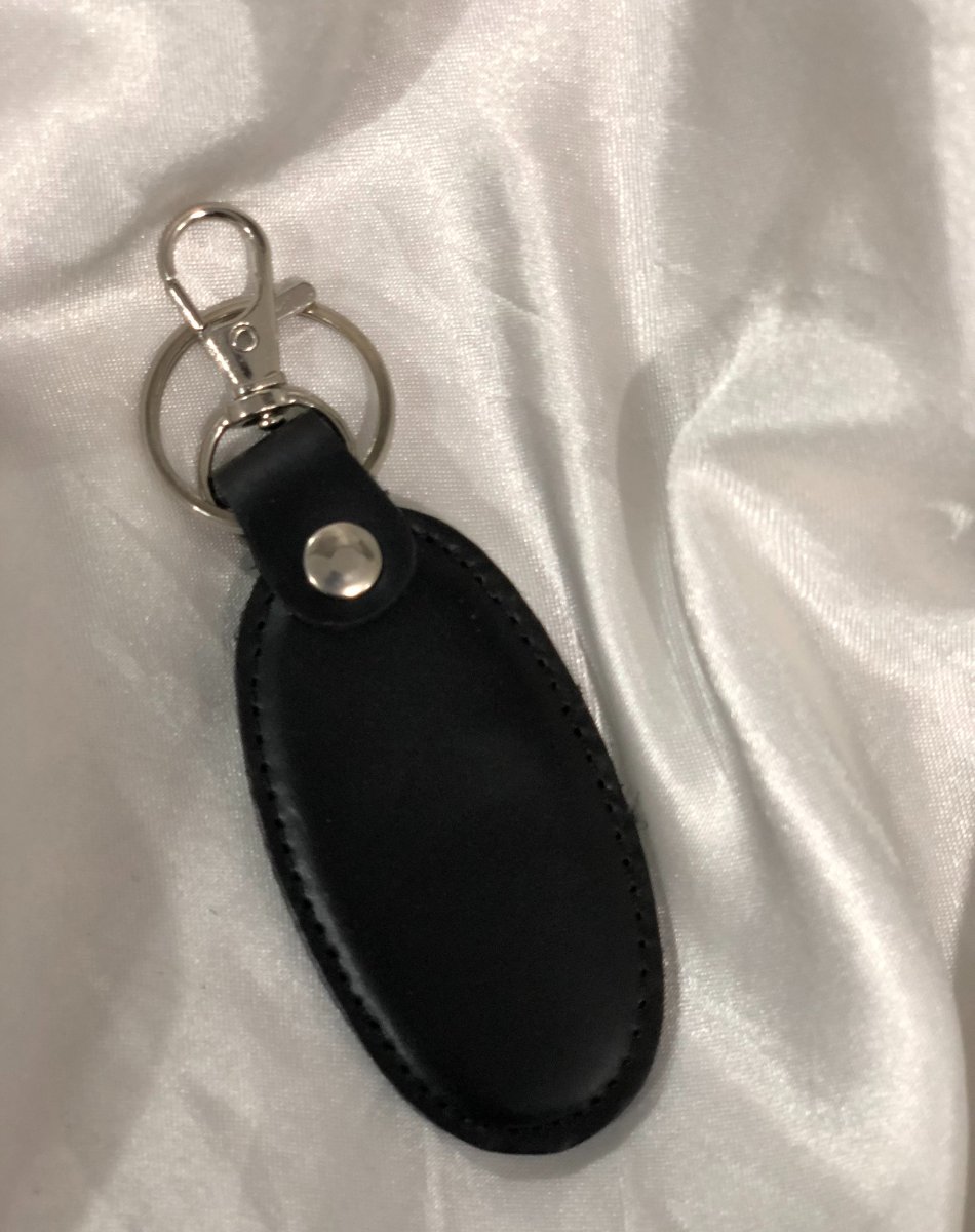 Simple Leather Keychain Black