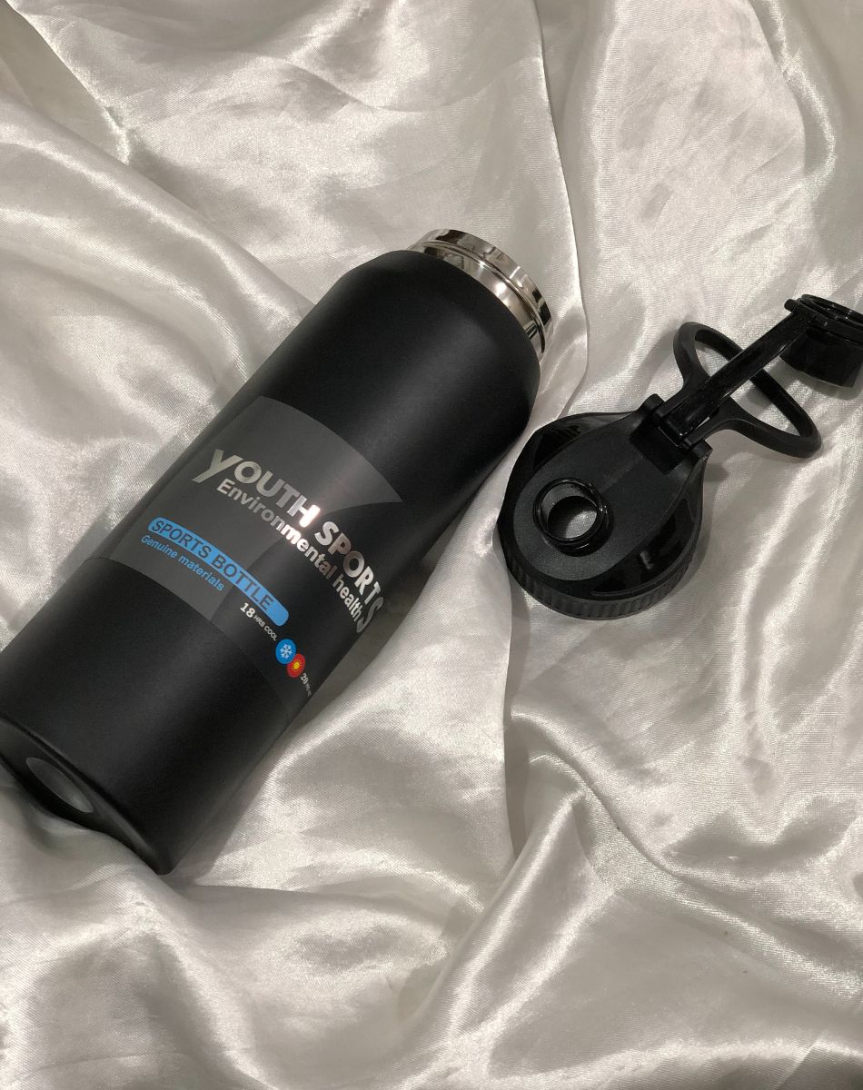 18-Hour Insulated Sports Bottle – Close Up