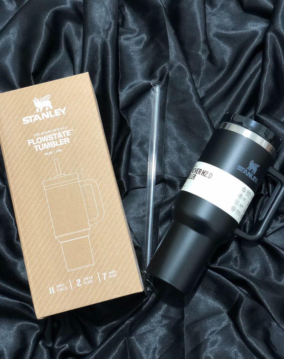 The Quencher H2.0 Flowstate Tumbler – Black