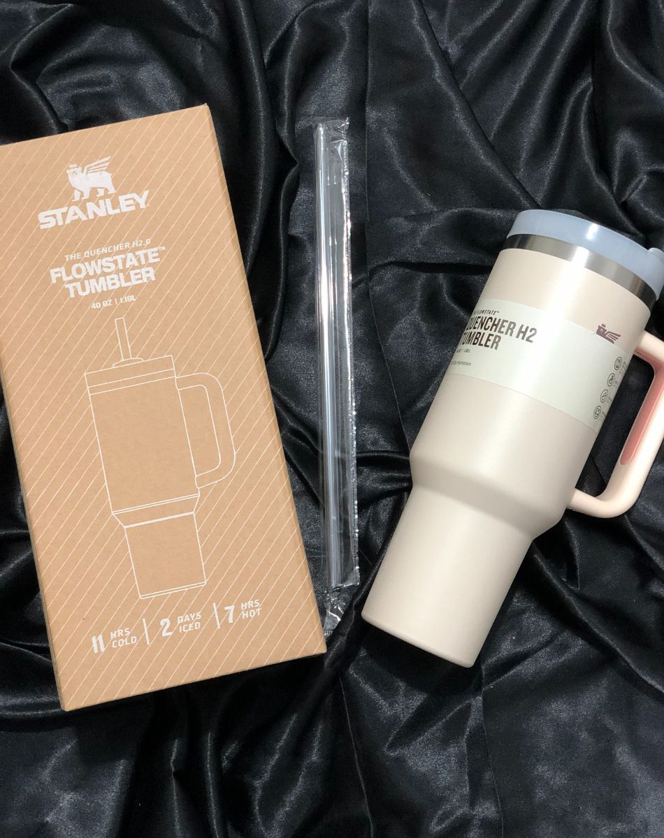 The Quencher H2.0 Flowstate Tumbler – Powder Pink