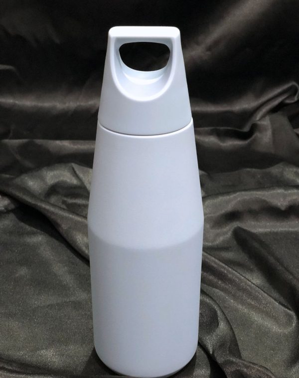 The Zen Flask in Light Gray, a 580ml stainless steel water bottle with a sleek design and convenient handle.